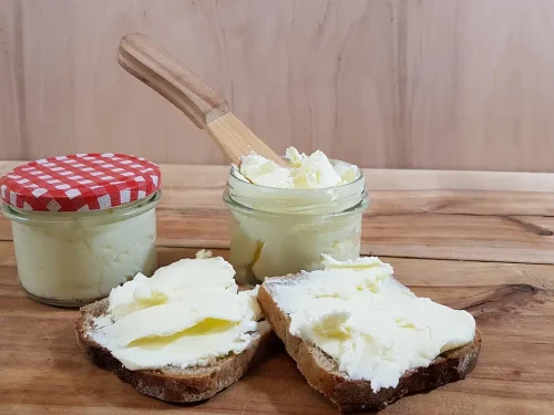 Masło Wiejskie ze Ślesina, świeże masło w słoiku